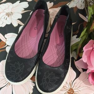 Womens BARETRAPS NADRA Slipons